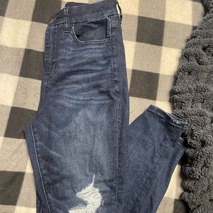 Distressed American Eagle Next Level Stretch Curvy Hi-Rise Jeggings size 4 short